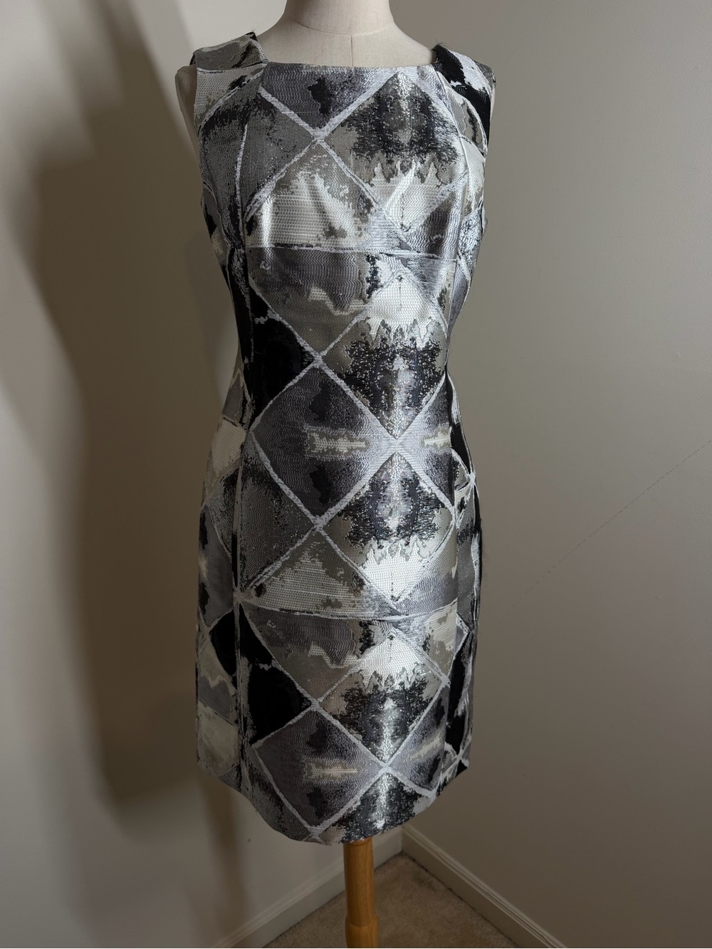 Calvin Klein Women’s Black Silver Ivory -SZ 6- Abstract Geometric Sheath Dress
